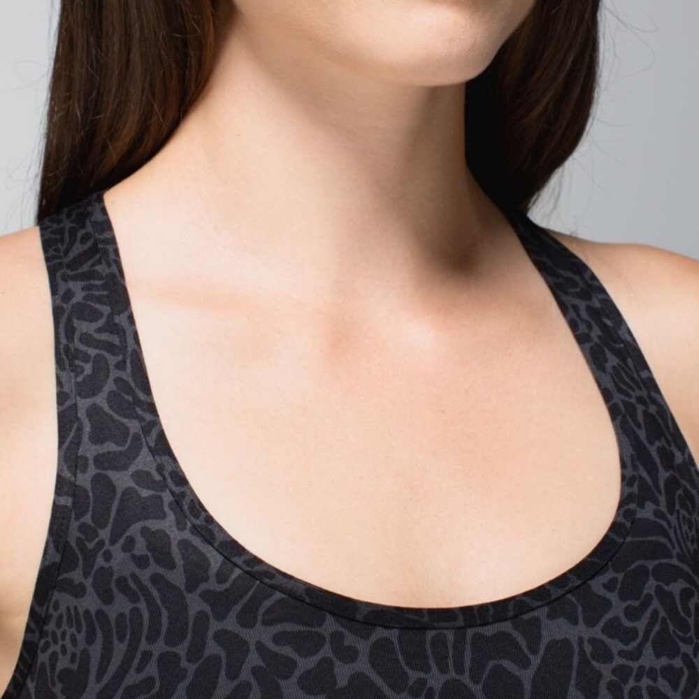 ❤️❤️RARE LULULEMON COOL RACERBACK PETAL CAMO BLACK